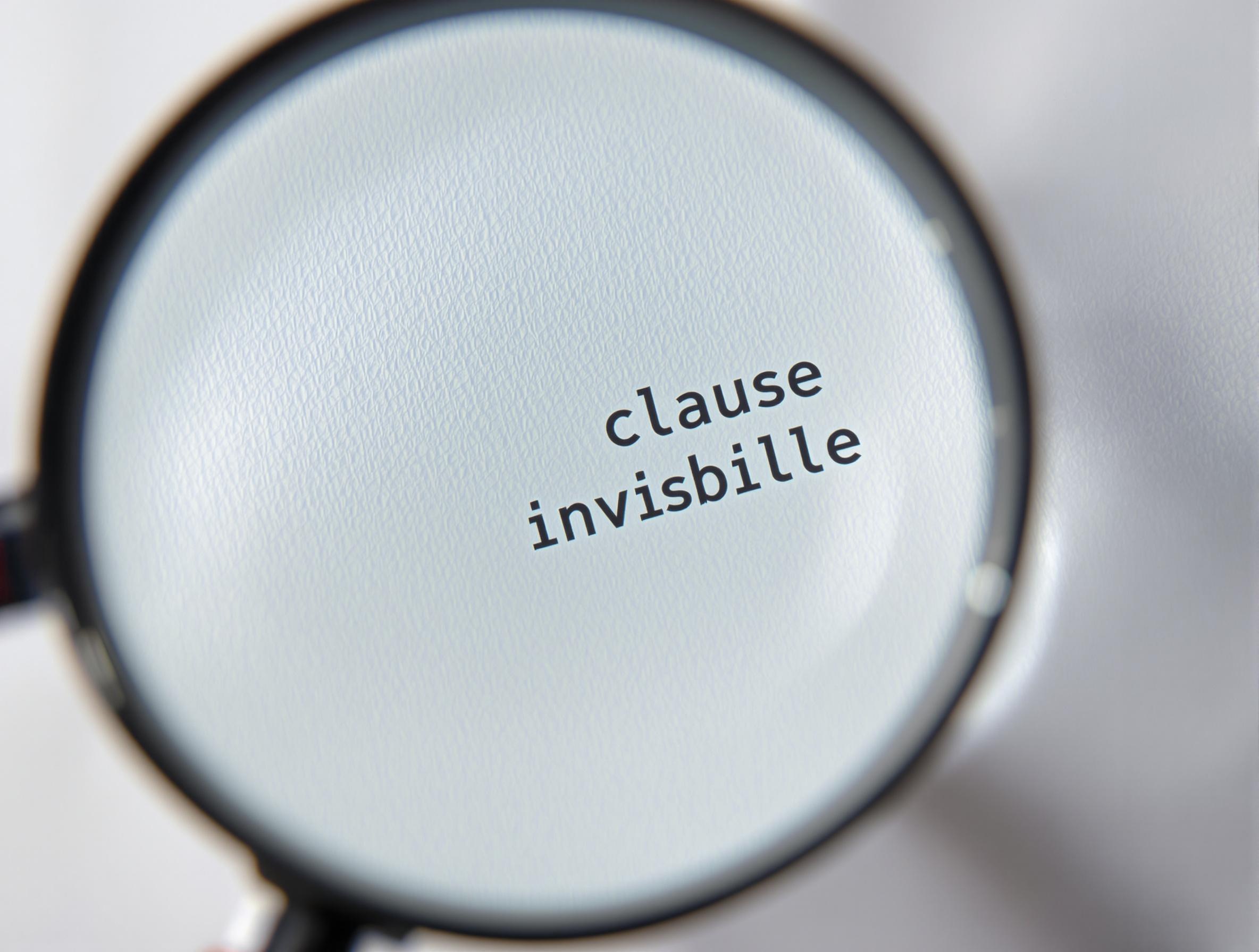 loupe grossissant une clause invisible sur les frais d'une cagnotte PayPal